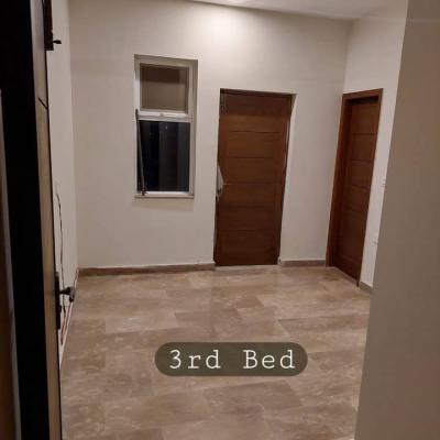 Prime Location 3 bedroom With Attached Bath 1 Kanal Upper Portion For Rent DHA Lahore