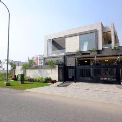Classical Design 1 Kanal House Availabel For Sale In DHA Lahore Phase 6