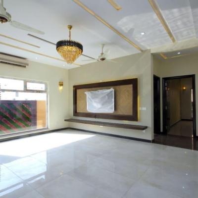 Classical Design 1 Kanal House Availabel For Sale In DHA Lahore Phase 6