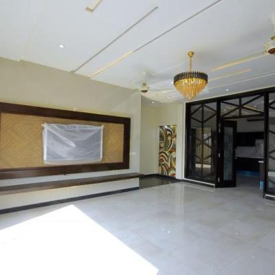 Classical Design 1 Kanal House Availabel For Sale In DHA Lahore Phase 6