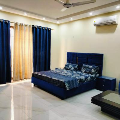 Luxurious 1 Kanal Top Location House Available For Rent In DHA Lahore Phase 8