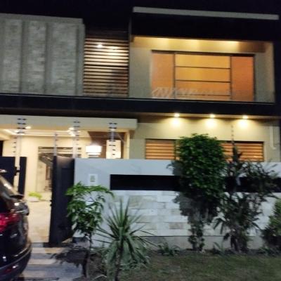 Beautiful 1 Kanal House Availabel For Rent In DHA Lahore Phase 8