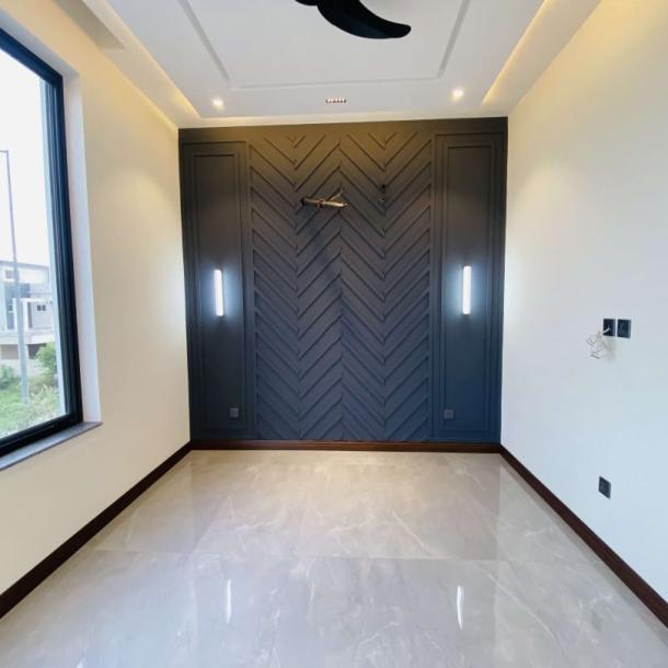 Classical Design 10 Marla House Available For Sale In DHA Lahore Phase 7-4