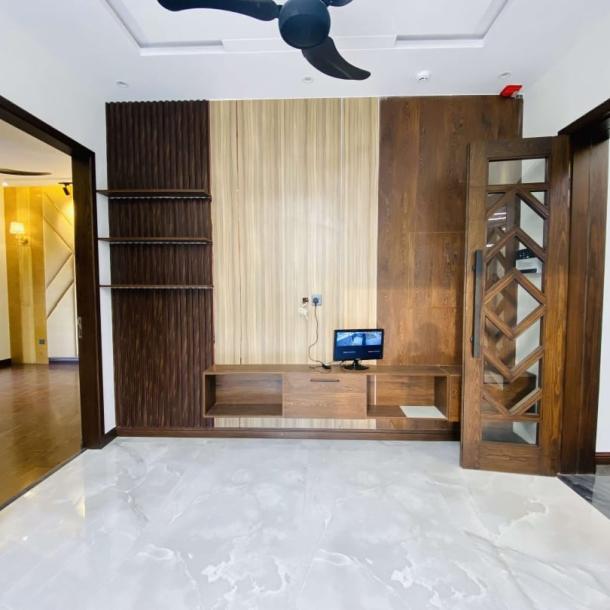 Classical Design 10 Marla House Available For Sale In DHA Lahore Phase 7-6