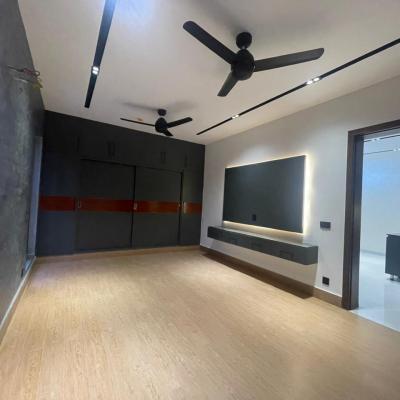 Luxurious 10 Marla House Availbale For Sale In DHA Lahore Phase 7