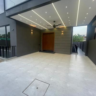 Luxurious 10 Marla House Availbale For Sale In DHA Lahore Phase 7