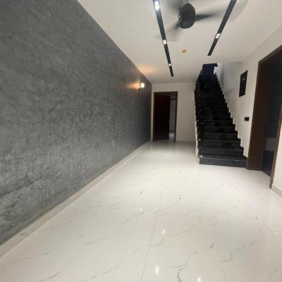 Luxurious 10 Marla House Availbale For Sale In DHA Lahore Phase 7