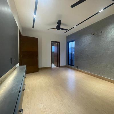 Luxurious 10 Marla House Availbale For Sale In DHA Lahore Phase 7