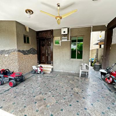 Luxury 10 Marla Corner Full House With Basement Available For Rent In Askari 10