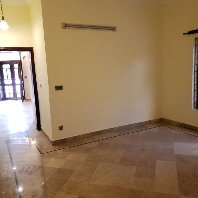 Facing Park Beautiful 4 Bedroom Apartment Available For Rent In Askari 11 Block D-4