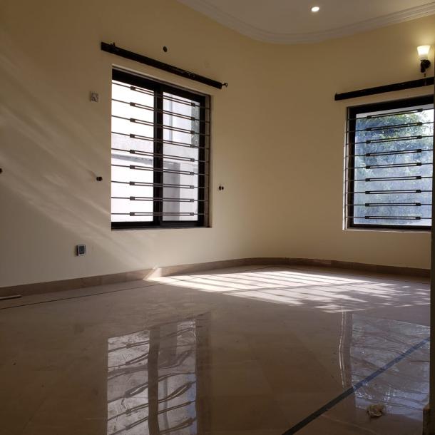 Beautiful 10 Marla House Available For Rent In Askari 10-4