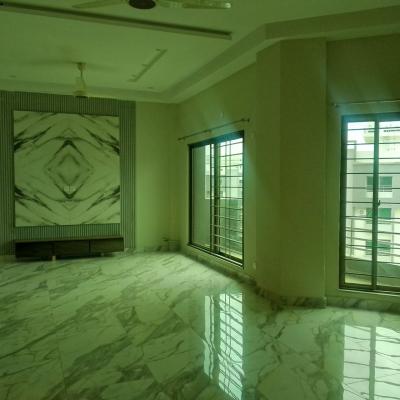 Brand New 12 Marla 4 Bedrooms Apartment Available For Rent In Askari 10