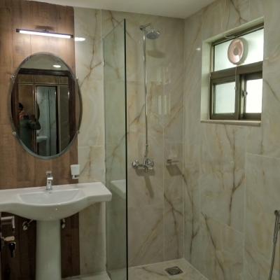 Luxury 1 Kanal House With 5 Bedrooms Available For Rent In Askari 10