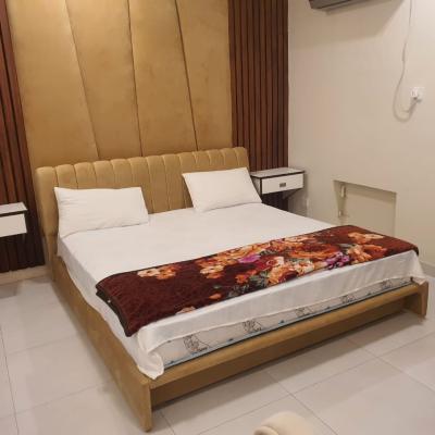 3 Bedrooms 1 Kanal Upper Portion Available For Rent In DHA Lahore Phase 2-12