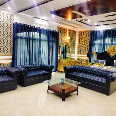 DHA Phase 8 Luxury 5 Kanal House Available For Rent-10