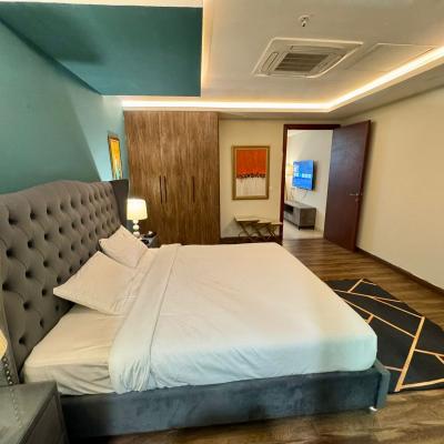 Luxury 1 Bed Gold Crist Apartment Available For Rent In DHA Lahore Phase 4-4