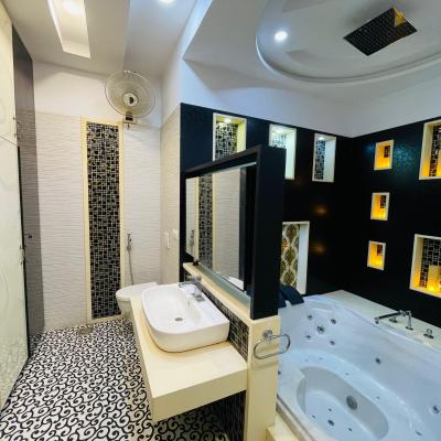 1 Kanal Modern House Available For Rent In DHA Lahore