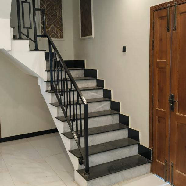 Prime Location 5 Marla House Available For Sale In Faisal Town Block C-11