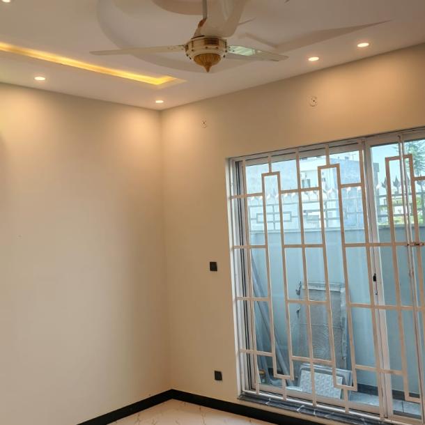 Prime Location 5 Marla House Available For Sale In Faisal Town Block C-9