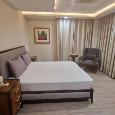 3 Bedrooms Apartment Available For Rent In Gold Crist Mall DHA Phase 4-3