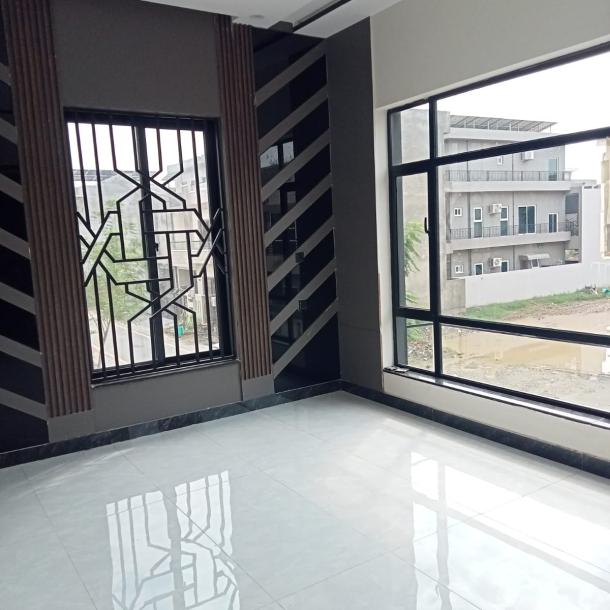 Corner 5 Marla Brand New House Available For Sale In Etihad Town Phase 1-13