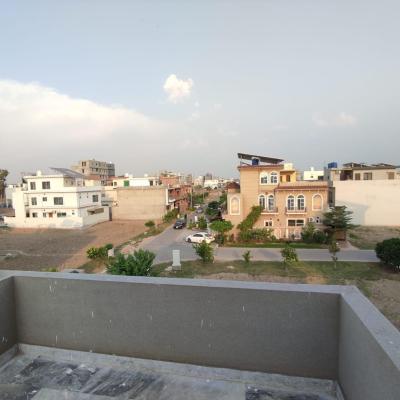 10 Marla upper portion House For Rent plantnium block Demand 60k