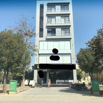 7 story brand new plaza For Sale in Bahria Town Lahore sec-E.