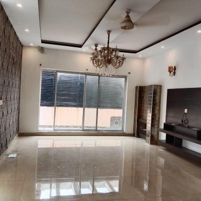 1 kanal upper portion for Rent In DHA phase 8 Lower portion locked