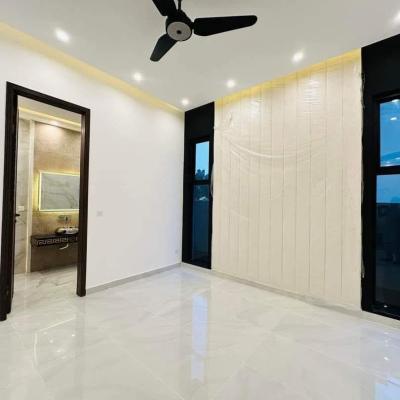 10 Marla Magnificent Bungalow in Bahria Orchard Central Block at a very reasonable Price 4.5 crore Just Buy and Live