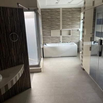 1 Kanal Well Maintain Used House For Sale in DHA Lahore Phase 4 Lahore