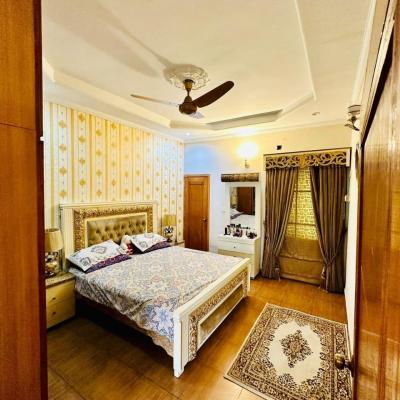 Sale offer in Johar Twon 6 Marla House For Sale
