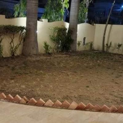 1 Kanal with basement owner build Bungalow For Sale Phase 4 DHA Lahore