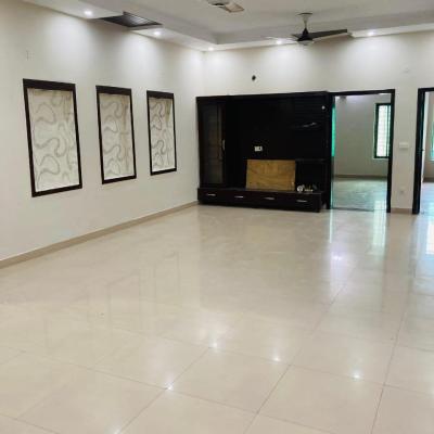 Beautiful Upper Portion For Rent in Johar Town Lahore – 10 Marla – Reasonable Rent