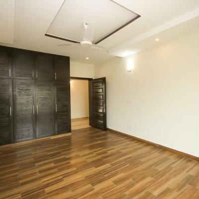 For Rent 22 Marla upper portion For Rent in dha phase 4 Lahore.