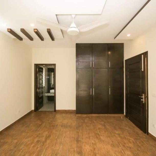 For Rent 22 Marla upper portion For Rent in dha phase 4 Lahore.-4