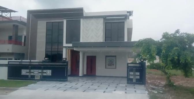 1 Kanal Designer House Available For Sale