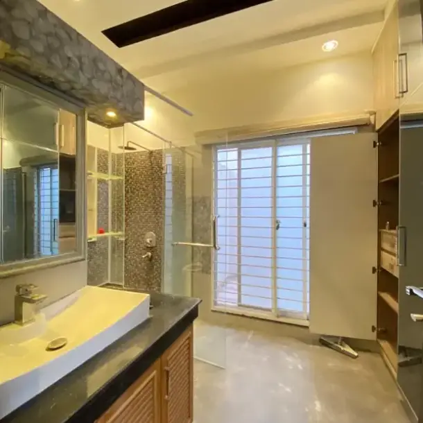 Beautiful 10 Marla Lower Portion House Available For Rent In DHA Phase 6 Lahore.-4