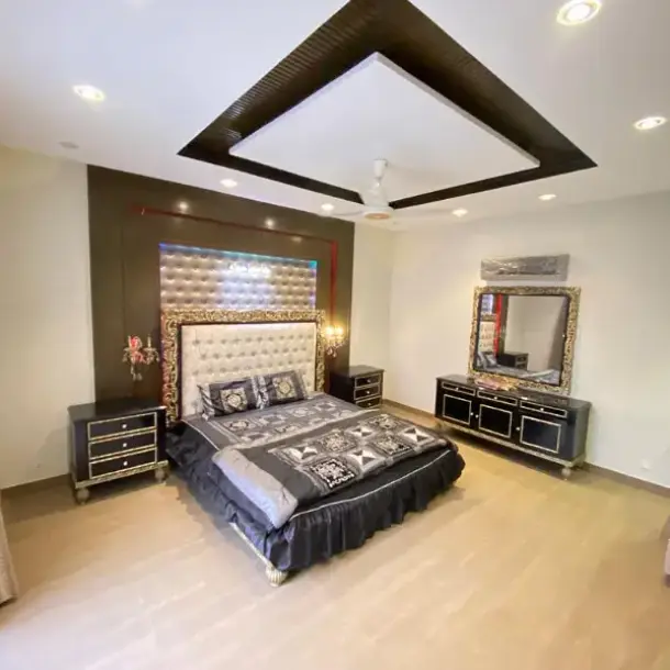 Beautiful 10 Marla Lower Portion House Available For Rent In DHA Phase 6 Lahore.-3