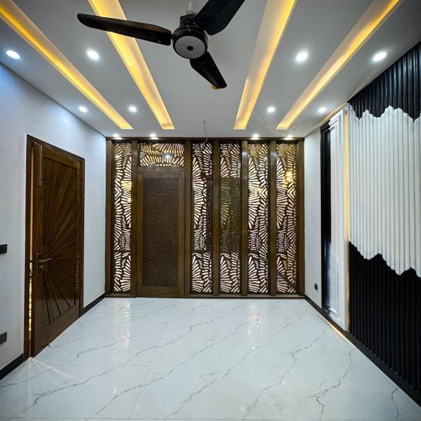 10 Marla House For Sale in DHA Phase 7, Lahore-7