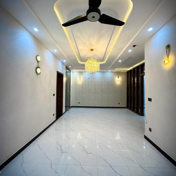 10 Marla House For Sale in DHA Phase 7, Lahore-8