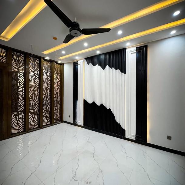 10 Marla House For Sale in DHA Phase 7, Lahore-6