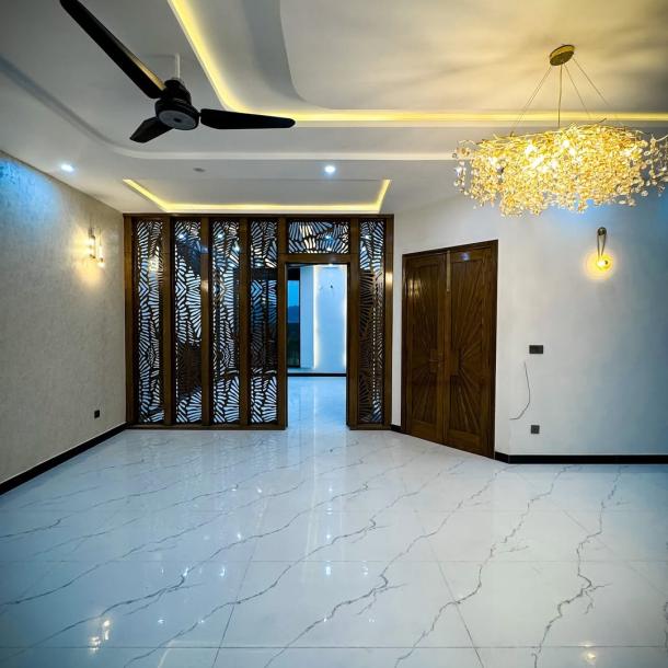 10 Marla House For Sale in DHA Phase 7, Lahore-10