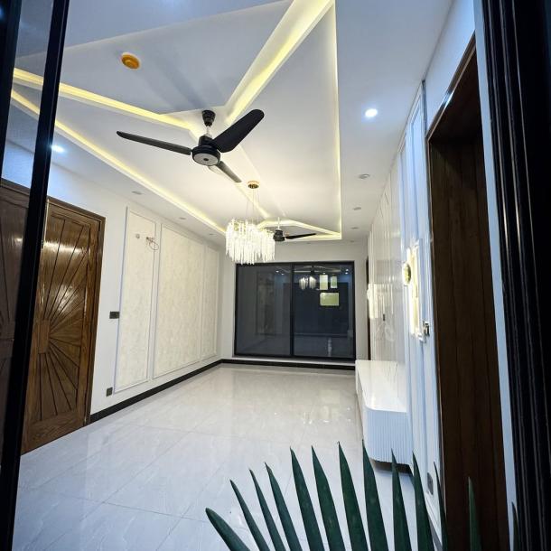 10 Marla House For Sale in DHA Phase 7, Lahore-16