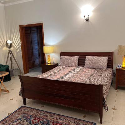 For Rent 1 Kanal Upper Portion Fully Furnished House in DHA Phase 5 Near Jalal Sons Market