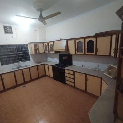 Elegant 1 Kanal Upper Floor for Rent – DHA Phase 4 Lahore-6