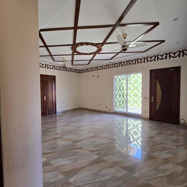 1 Kanal Upper Portion Separate Entrance DHA Phase 8 Lahore-5