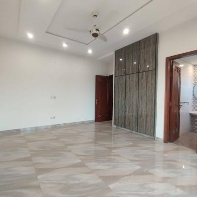 Stylish Upper Portion For Rent 1 Kanal DHA Phase 8 Lahore-3