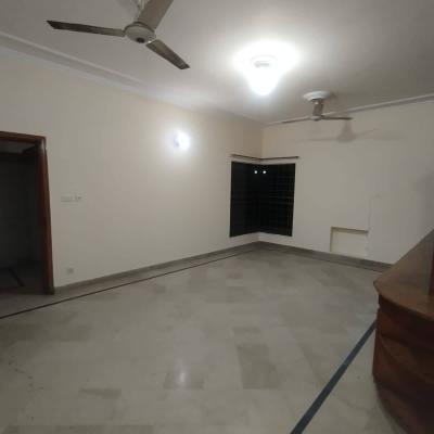 Elegant 1 Kanal Upper Floor for Rent – DHA Phase 4 Lahore-2