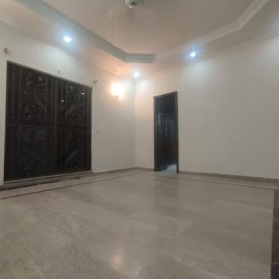 Beautiful Upper Portion 1 Kanal DHA Phase 4 Lahore-6