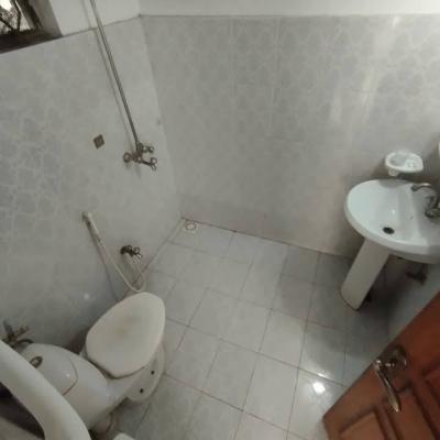 Elegant 10 Marla Portion For Rent Top Floor DHA Phase 4 Lahore-2